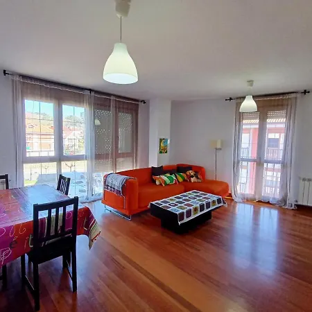 Apartment La Casita De Diana Ramales, Plaza Garaje Incluida
